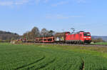 DB 185 009 mit einem gemischten Güterzug nach Seelze Ost am Morgen des 28.04.2021 bei Dahle