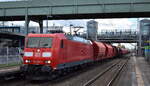 DB Cargo AG, Mainz mit ihrer  185 186-4  [NVR-Nummer: 91 80 6185 186-4 D-DB] und einem Kalizug am 23.10.24 Durchfahrt Bahnhof Berlin-Hohenschönhausen. Viele Grüße an den Tf.!!!