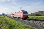 185 091-6 mit einem Autozug bei Retzbach-Z.am 16.10.2024.