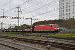 DB Lok 185 085-8 durchfährt am 25.09.2024 den Bahnhof Pratteln.