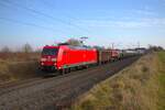 DB Cargo Bombardier Traxx 185 060-1 mit Mischer bei Nieder-Mörlen auf der Main Weser Bahn am 08.02.25