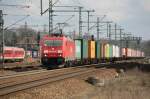 185 228-4 mit Containerzug durch Ludwigslust. 27.03.2008