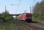 185 345-6 zieht am 18.04.09 einen Autozug aus Cuxhaven durch Radbruch Richtung Sden.