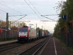 185 601 zieht einen Gterzug durch Karlsruhe-Hagsfeld. Aufgenommen am 28.10.2009