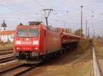 185 198-9 kommt hier mit dem tglichen Schotterzug, fr den neuen BBI, durch Lbbenau/Spreewald gefahren. Hier kommt er gerade wieder Leer zurck gefahren um Nachschub zu holen. 30.11.2009