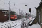 185 271-4 durchfhrt am 30.1.2010 mit einem Kesselzug Berlin-Karow.