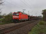 Die 185 154 am 29.04.2010 mit einem leeren Autozug unterwegs bei Eystrup.