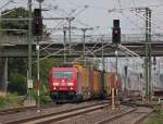 185 348-0 mit einem Gterzug Richtung Aachen-West bei der Durchfahrt in Dren, 22.8.10