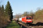 185 155-9 mit einem Containerzug in der Steigung zwischen Bad Honnef und Unkel. Aufgenommen am 19/03/2011.
