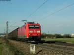 25.03.2011: Die 185 081-7 zieht einen Gterzug mit gedeckten Gterwagen Richtung Sden. Aufgenommen bei Graben-Neudorf.
