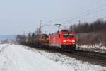 185 245 mit einem Gterzug am 10.02.2012 bei Plling.