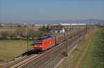 185 092-4 mit dem Stahlzug GM 46717 Moerdijk/NL - Wolfurt/A, den sie noch bis zum Zielbahnhof bespannen wird, bei Ladenburg. 20.03.12