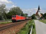 Die 185 052 und die 185 057 mit einem Getreidezug am 08.07.2012 unterwegs bei Hausbach.