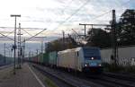 185 716/717 (Loknummer zugefroren) fuhr am 27.10.2012 mit einem Containerzug durch Hamburg-Harburg.