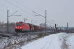 Am 9.Februar 2013 war 185 370 mit einem gemischten Gterzug sdlich von Elze (Leine) auf dem Weg Richtung Sden.