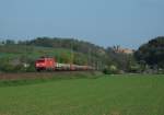 185 298 ist am 05. Mai 2013 mit einem Feste Fahrbahnzug bei Knellendorf Richtung Saalfeld unterwegs.