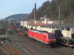 185 170-8 zieht am 28. März 2014 einen gemischten Güterzug durch Kronach in Richtung Saalfeld.