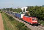 185 137 mit Gterzug Richtung Basel am 18.08.2009 in Auggen