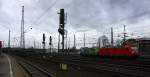 185 175-7 DB,185 152-6 K+S rangiern in Aachen-West.
Aufgenommen vom Bahnsteig in Aachen-West bei Regenwolken am Nachmittag vom 11.1.2015.