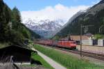 185 130 (91 80 6185 130-2 D-DB) + 185 103 (91 80 6185 103-9 D-DB) mit Güterzug am 11.05.2013 bei Ambri-Piotta