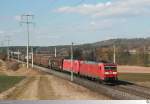 185 196-3 vor einer abgebügelten weiteren 185 zieht einen gemischten Güterzug Richtung Nürnberg.
