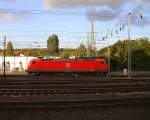 185 141-9 DB rangiert in Aachen-West. 
Aufgenommen vom Bahnsteig in Aachen-West. 
In der Abendsonne am Abend vom 25.9.2015.