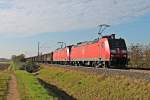 Am 31.10.2014 brachte 185 110-4 zusammen mit ihrer Schwester 185 108-8 einen leeren Tonerdezug nach limburg (Lahn) als sie nördlich von Müllheim (Baden) bei Hügelheim gen Freiburg