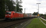 185 150-0 DB kommt mit einem langen Containerzug aus Gallarate(I) nach Zeebrugge(B) und fährt in Richtung Köln. Aufegenommen auf der Rechten Rheinstrecke (KBS 465) in Rhöndorf(am Rhein).
Am Nachmittag vom 9.8.2016.