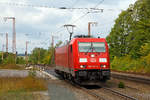   Die 185 271-4 (91 80 6185 271-4 D-DB9 der DB Cargo Deutschland AG fährt am 30.08.2018 als Lz durch Wilnsdorf-Ruderdorf in Richtung Dillenburg.