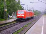 185 060-1 und 185 151-8 als Lz durch Elmshorn. Die beiden Loks fuhren in Richtung Itzehoe. 29.06.07