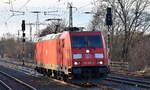 DB Cargo AG, Mainz [D] mit ihrer  185 361-3  [NVR-Nummer: 91 80 6185 361-3 D-DB] am 05.12.24 Höhe Bahnhof Saarmund.