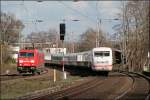 RAILION trifft ICnach Kln Hbf, die 185 202 im ehemaligen Bahnhof Westhofen. (29.03.2008)E: 402 019  HAGEN  berholt als ICE 950, von Berlin-Ostbahnhof 