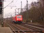 185 301-9 als Lz durch Hamburg-Harburg.