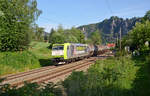 185 548 der Captrain führte am 10.06.19 einen Kesselwagenzug durch Rathen Richtung Bad Schandau.