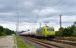 Mit einer langen Schlange Gaskesselwagen rollte 185 534 der CFL Cargo durch Saarmund Richtung Schönefeld.