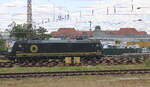 Beacon Rail 185 545-1 pausiert am 17.07.2023 in Leipzig Hbf. Aus dem Zug heraus fotografiert.