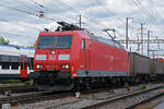 DB Lok 185 114-6 durchfährt am 17.05.2023 den Bahnhof Pratteln.