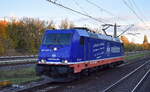  Raildox GmbH & Co. KG, Erfurt [D] mit ihrer  185 409-0  [NVR-Nummer: 91 80 6185 409-0 D-RDX] am 23.10.24 Höhe Bahnhof Berlin Hohenschönhausen.