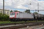 Lok 185 591-5 durchfährt am 30.09.2024 den Bahnhof Pratteln.