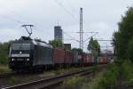 185 565-9 mit Containerzug in Hamburg Unterelbe am 09.07.2009
