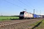 185 593 Crossrail mit einem KLV-Zug Richtung Mannheim-Friedrichsfel in Grosachsen-Heddesheim am 24.4.10