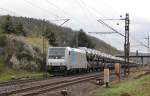 Am 21.04.2012 brachte 185 690-5 der PCT einen vollen Autozug in Richtung Sden. Aufgenommen bei Mecklar.