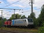 185 686-3 (Railpool Peterson) und D25 (ehemalige DB 211 345-4) der Bentheimer Eisenbahn AG in die Nhe von Bahnhof Bentheim am 12-7-2012.