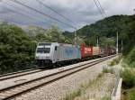 Die 185 684 mit einem KLV-Zug am 29.06.2013 unterwegs bei Wernstein.