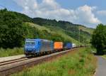 185 511 mit einem Containerzug am 06.07.2013 bei Gambach.