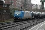 185 523-8 fuhr am 20.12.13 mit einen tankzug durch hh-harburg