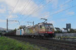 Doppeltraktion, mit den Loks 185 602-0 und 186 257-2 fährt am 24.10.2024 Richtung Station Salina Raurica. Aufnahme Basel Land.