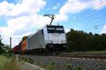 186 430-5 Railpool als Containerzug fährt in Radbruch auf der Bahnstrecke Hannover–Hamburg (KBS 110) Richtung Lüneburg. [6.7.2017 - 15:08 Uhr]