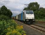 186 433-9 mit Containerzug in Fahrtrichtung Süden.