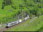 Aus dem Archiv...Gotthardbahn<br>
Die für RailCare fahrende Railpool 186 104  Flash Fire  am 5. Juni 2013 in der Wattingerkurve bei Wassen.